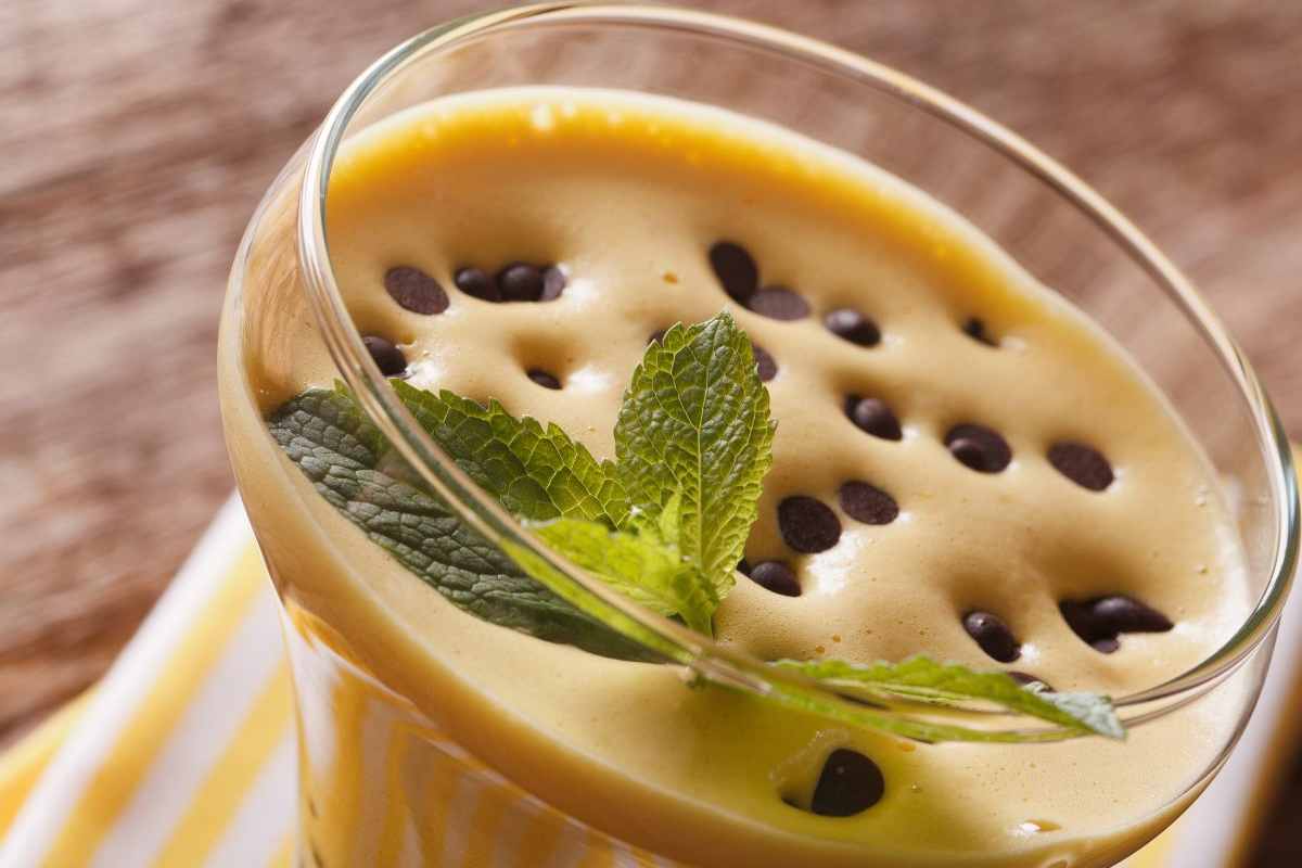 coppa zabaione con gocce di cioccolato