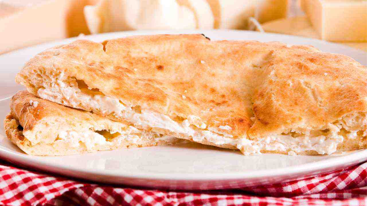 Focaccia al formaggio finta - ButtalaPasta.it