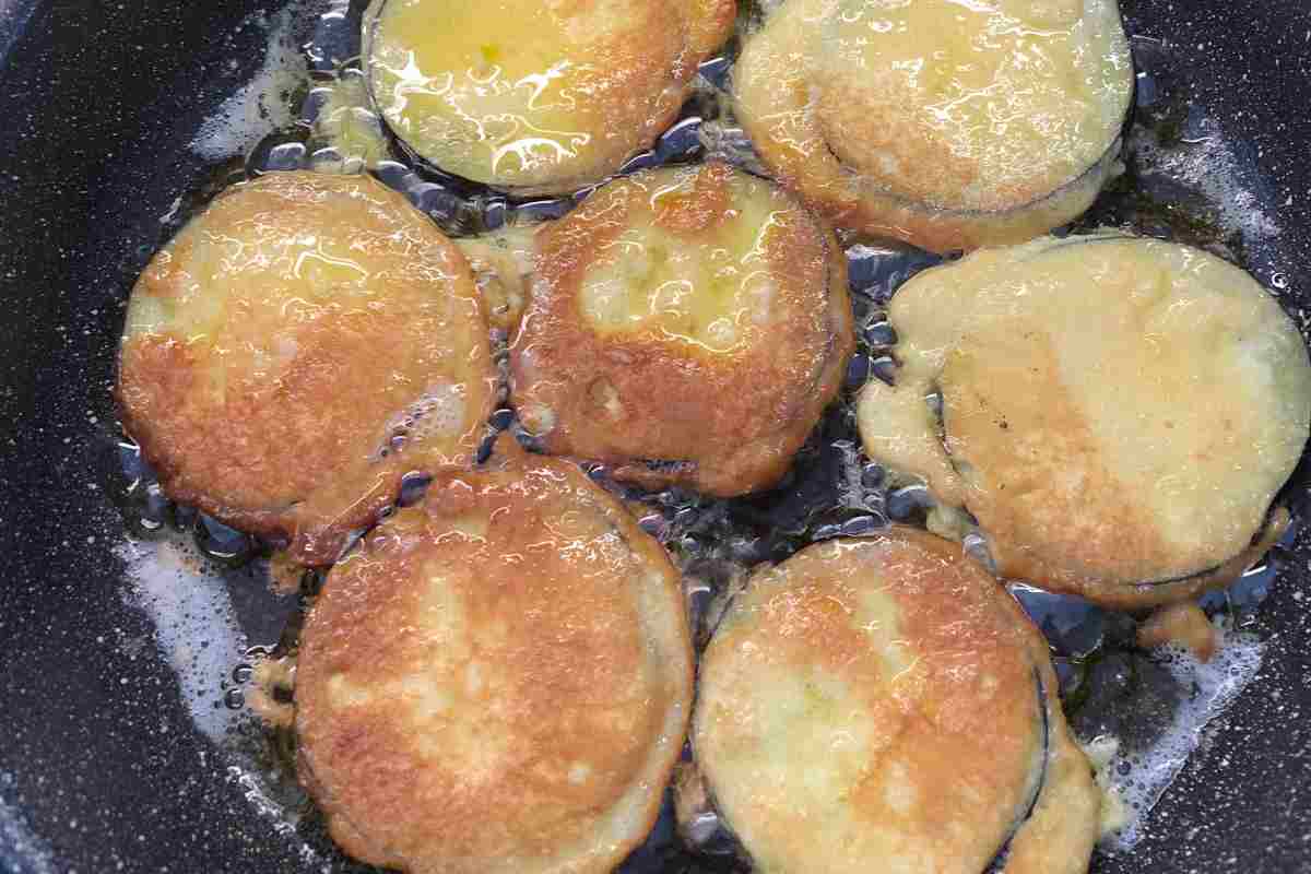 Melanzane in olio caldo