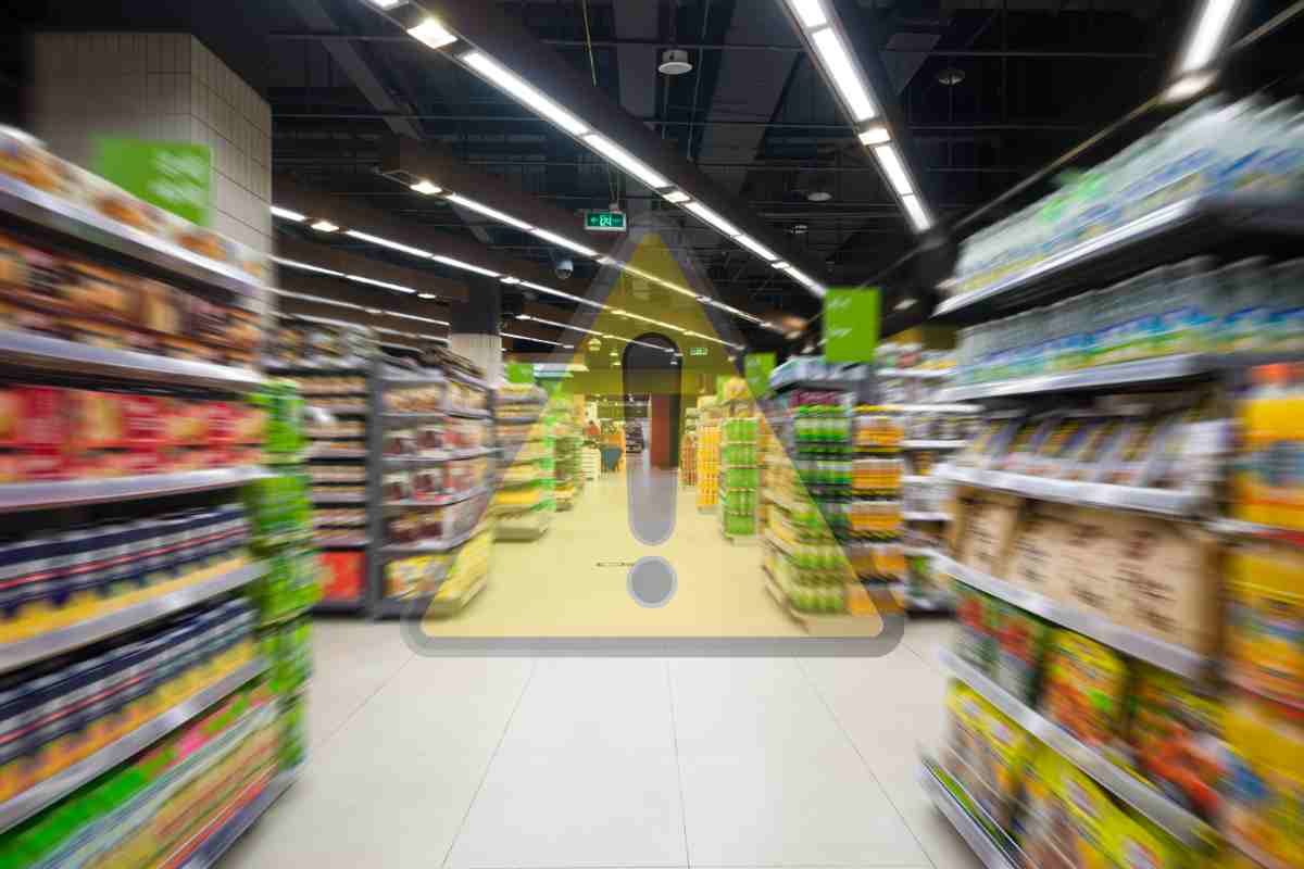 Una corsia di supermercato