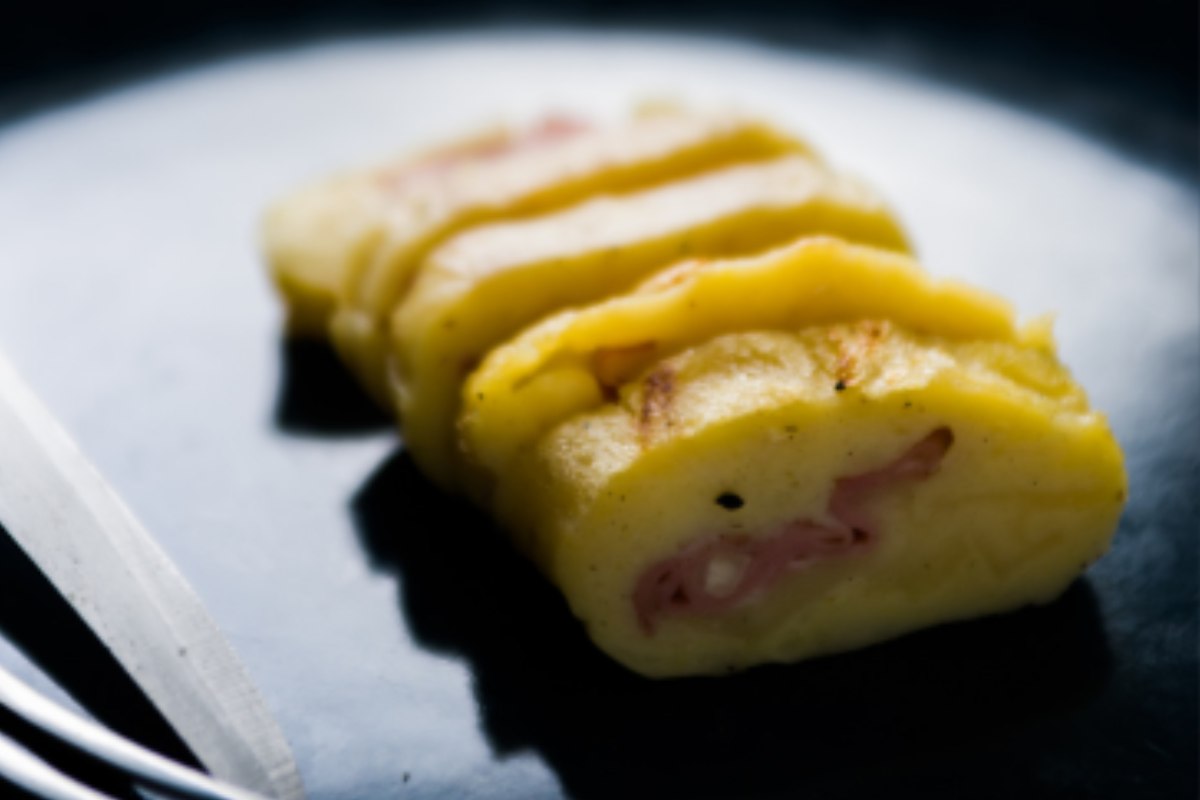 Girelle di patate ripiene di prosciutto e formaggio