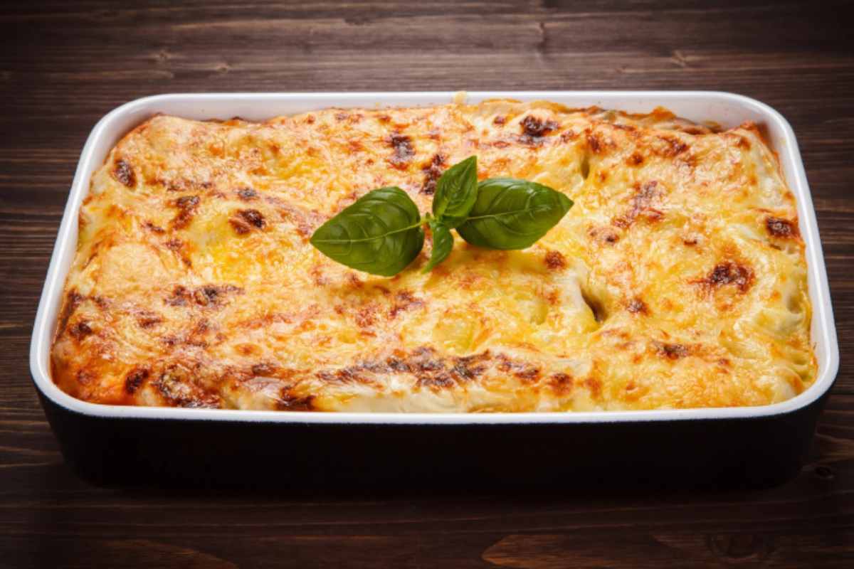 Lasagna bianca con basilico
