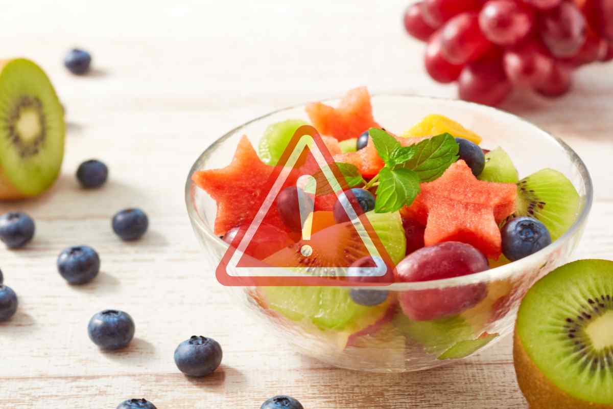 Frutta fresca in una ciotola