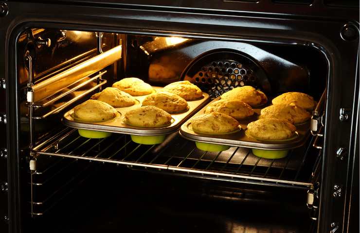 Muffin alla banana e yogurt in forno
