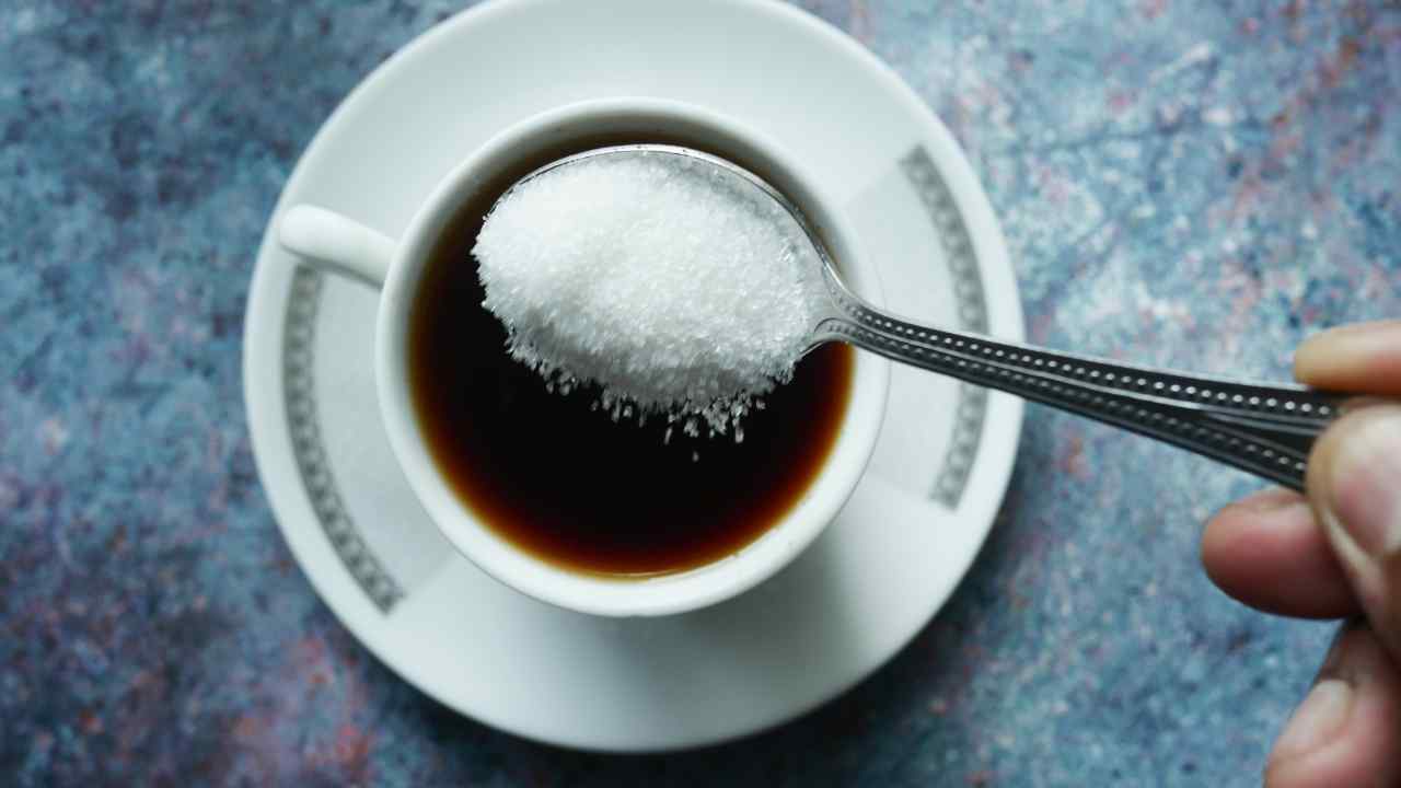 Preparo questo zucchero prima di ogni inverno | Lo metto sempre nelle tisane