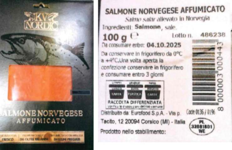 Una confezione di salmone richiamato