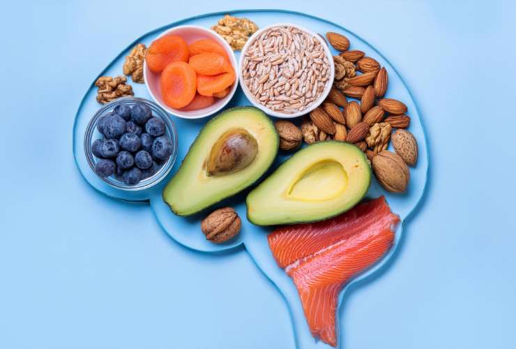 alimenti disposti per formare un cervello