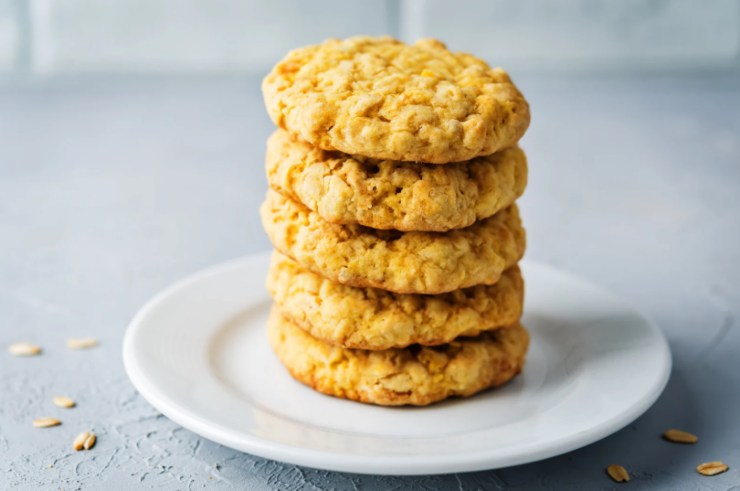 biscotti croccanti su un piatto