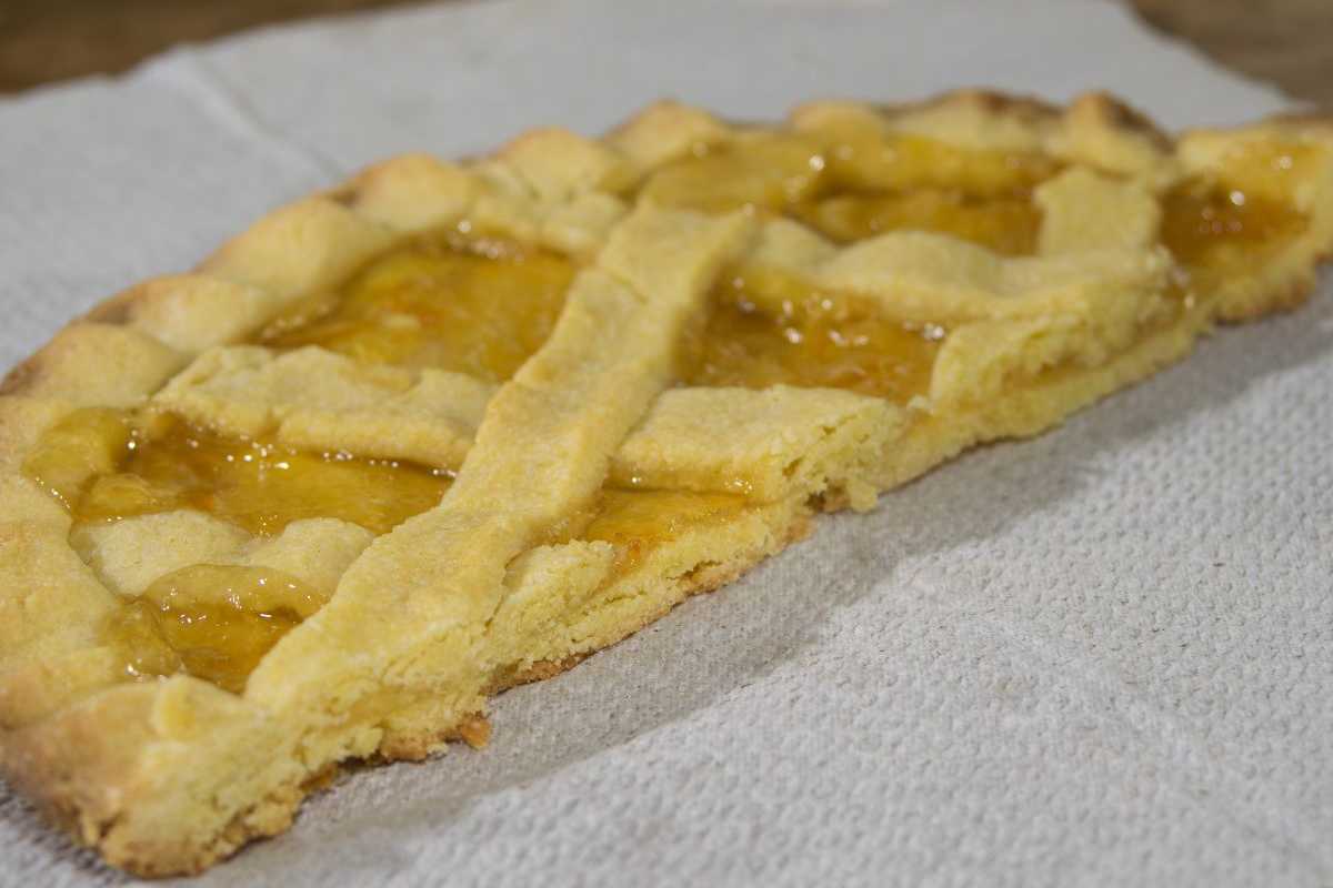 una crostata servita su un tovagliolo