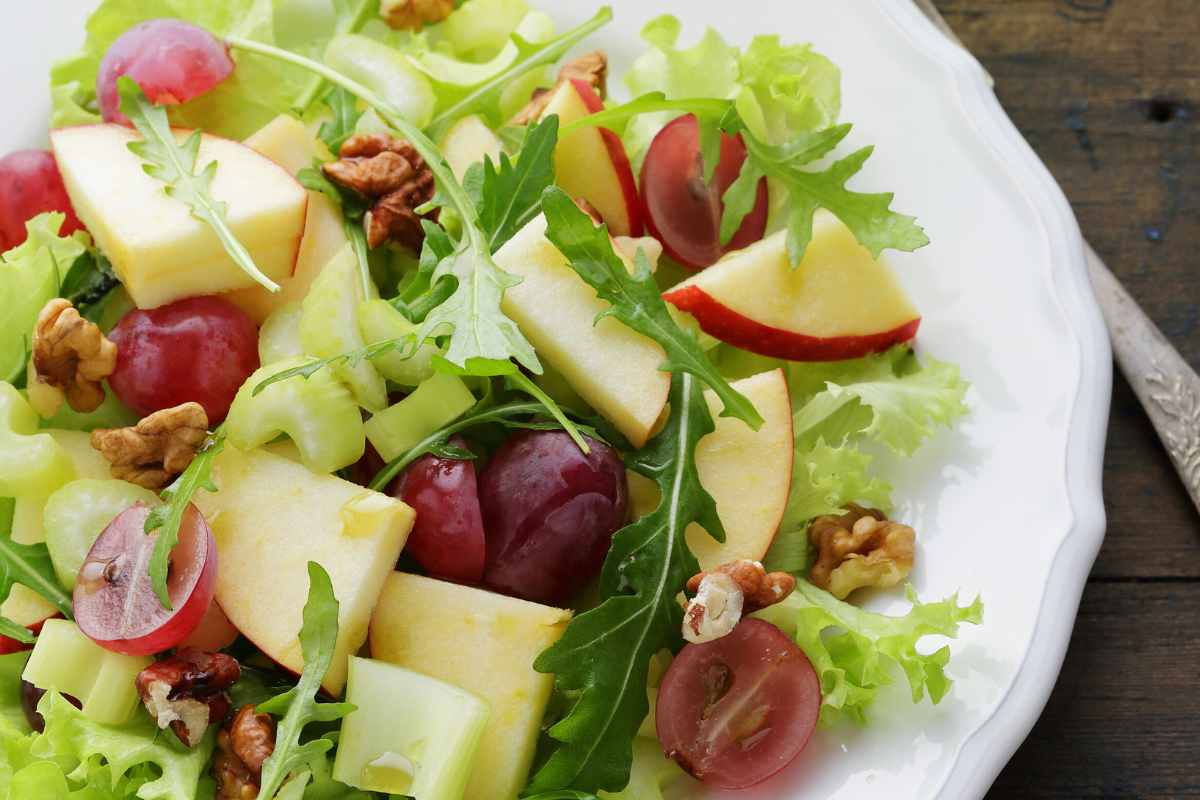 insalata uva noci e mela