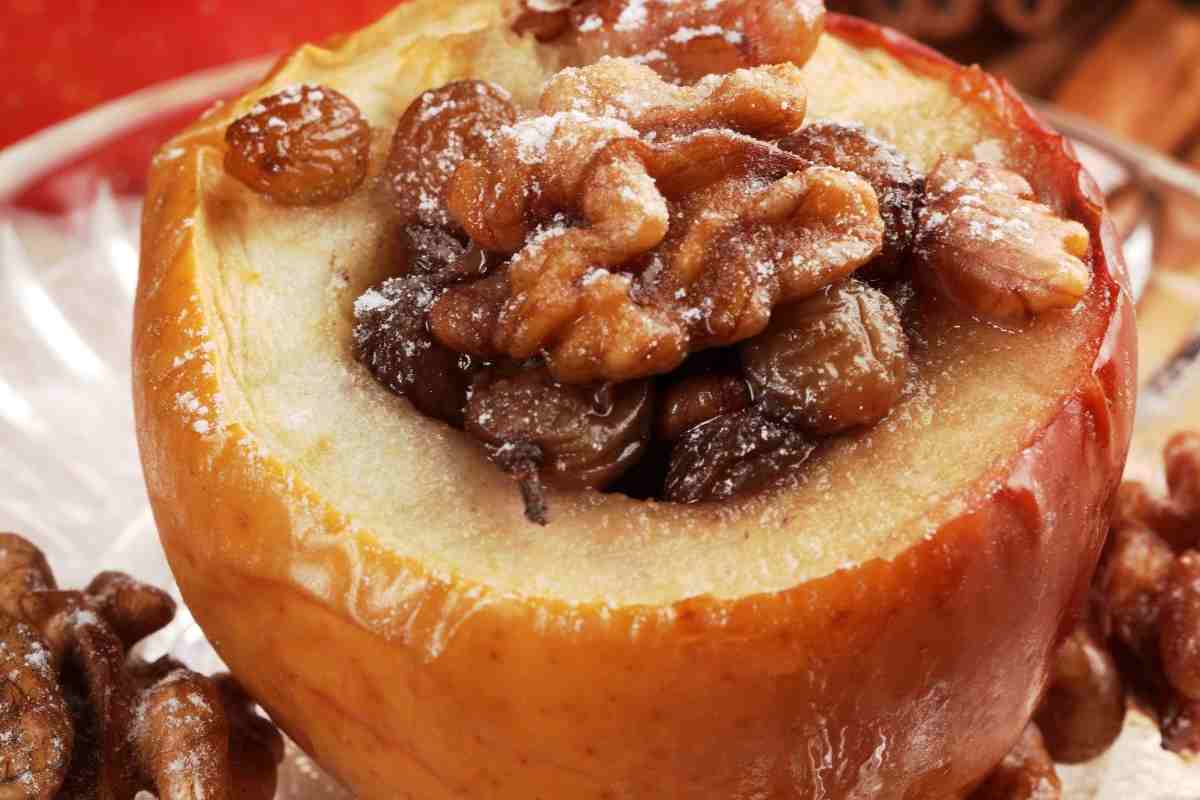 mela al forno con farcia di noci e uvetta