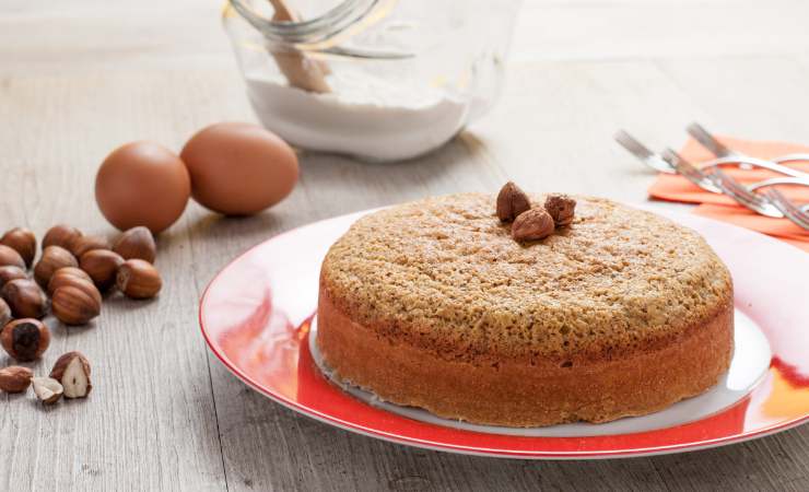 torta nocciole uova e zucchero