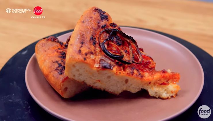 fette di focaccia cipolla e 'nduja