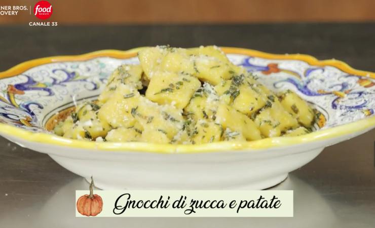 gnocchi di zucca e patate con erbe aromatiche