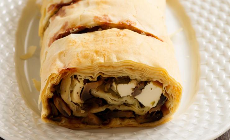 strudel ai funghi tagliato
