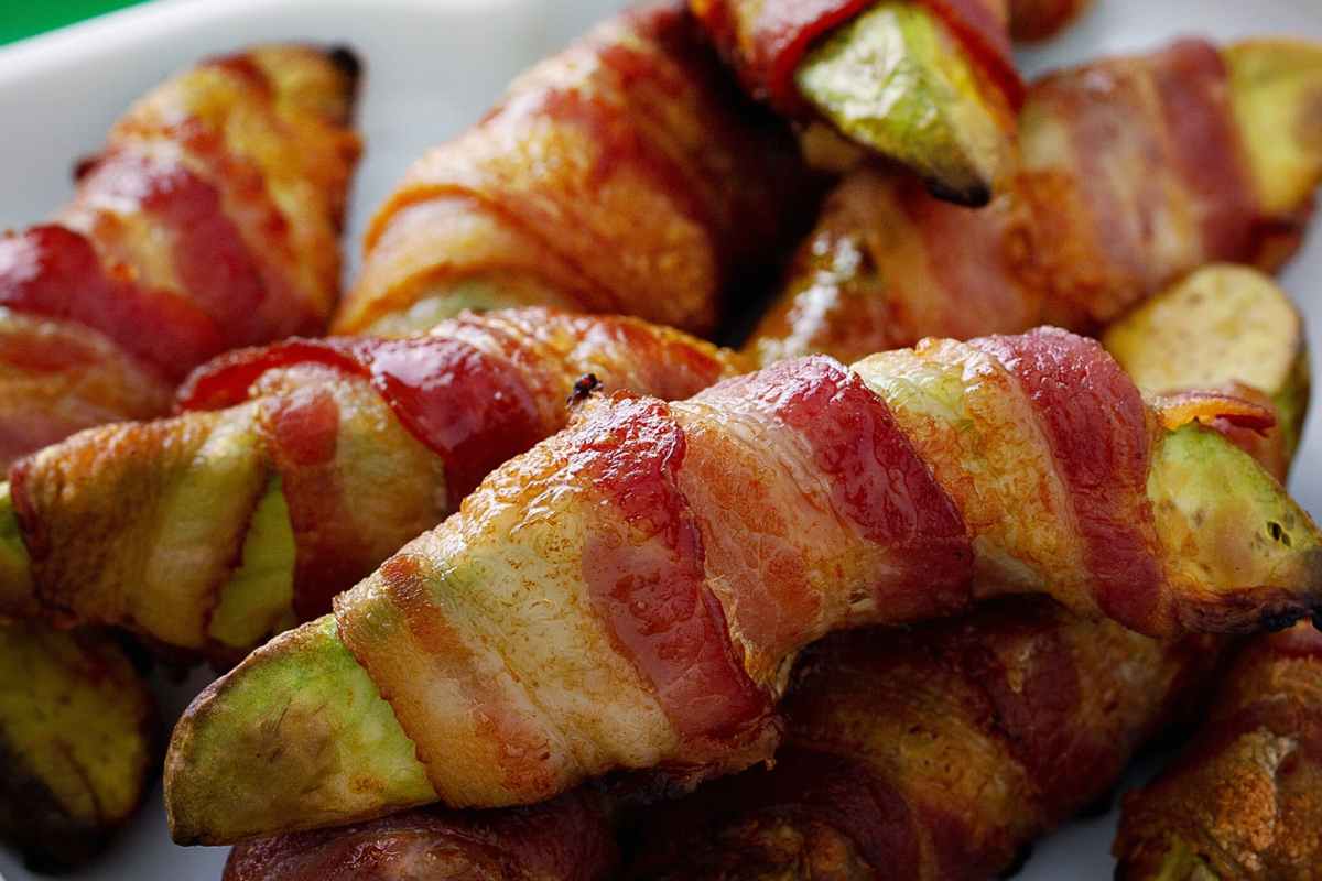 bastoncini di zucchine avvolti nella pancetta