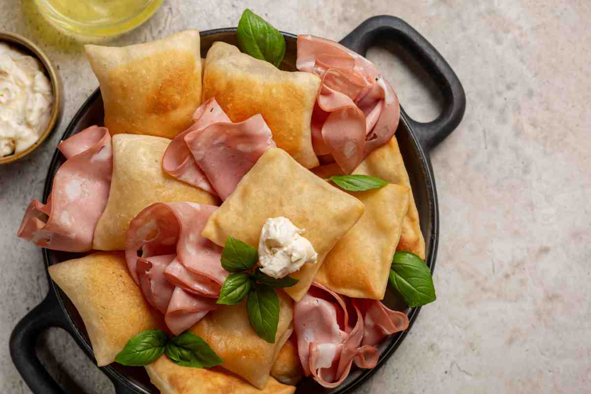 Crescentine con mortadella