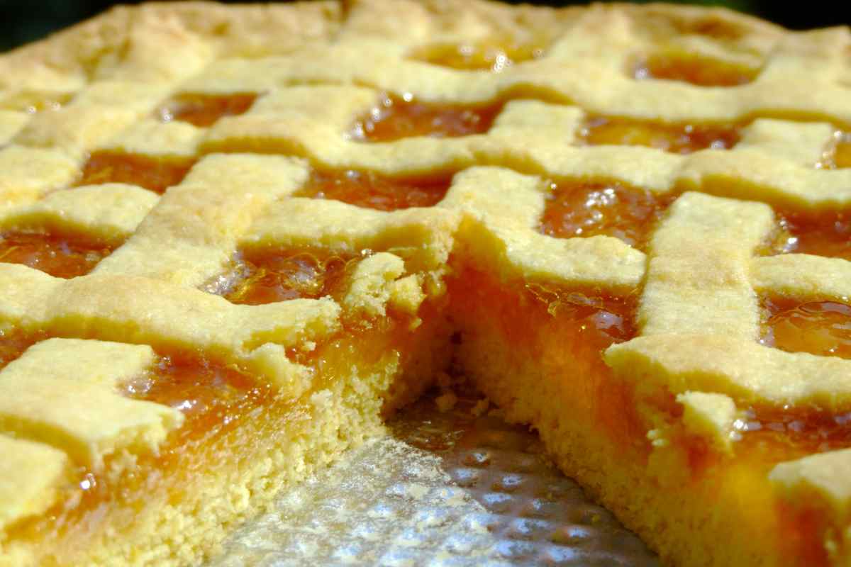 una crostata a cui manca una fettta
