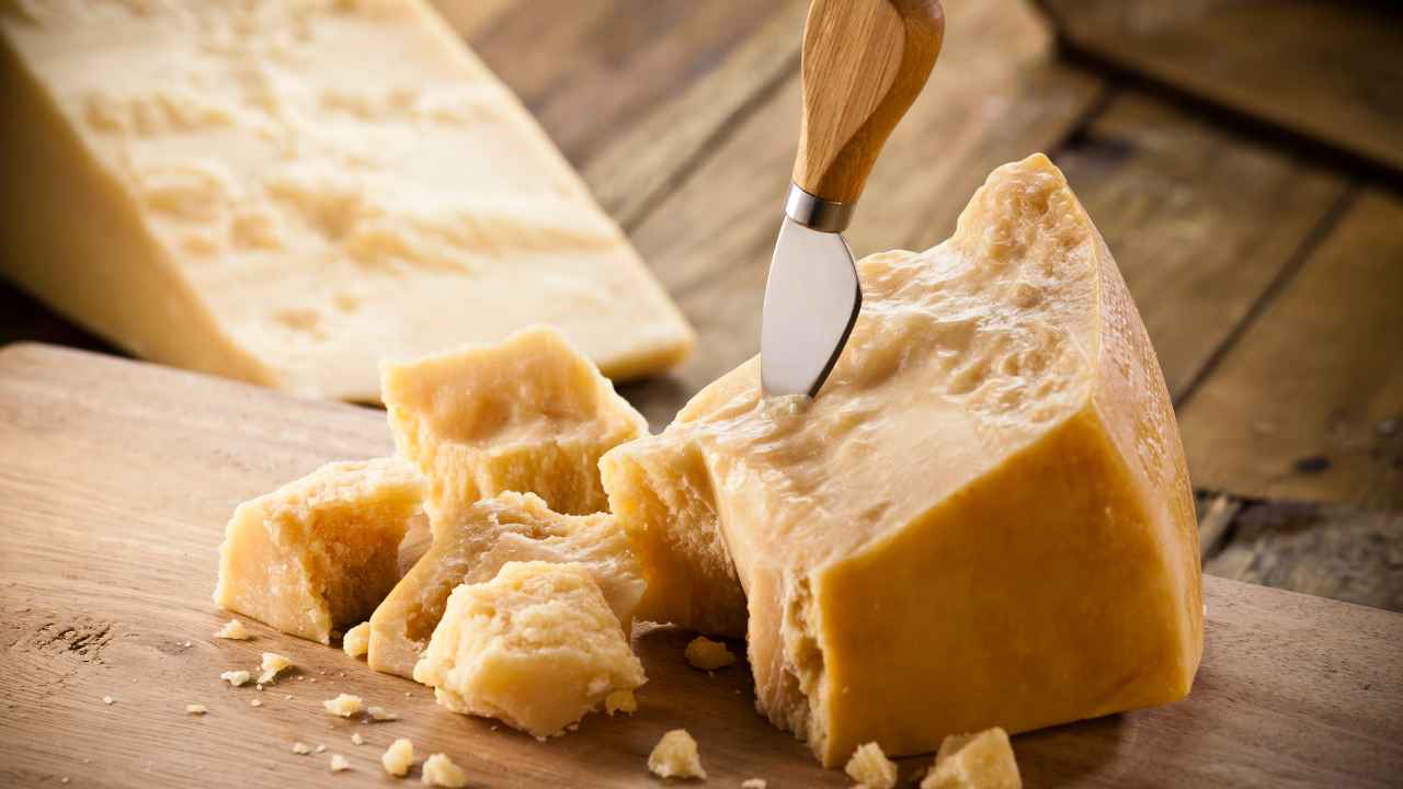 Croste di parmigiano 3 trucchi per utilizzarle in cucina - ButtalaPasta.it
