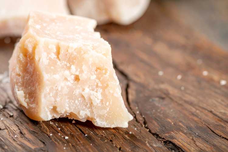 Croste di parmigiano 3 trucchi per utilizzarle in cucina - ButtalaPasta.it