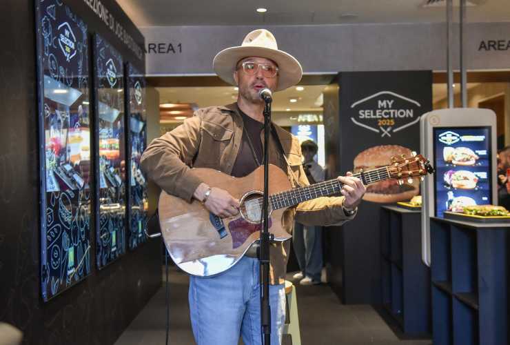 Joe Bastianich segretamente fidanzato - ButtalaPasta.it
