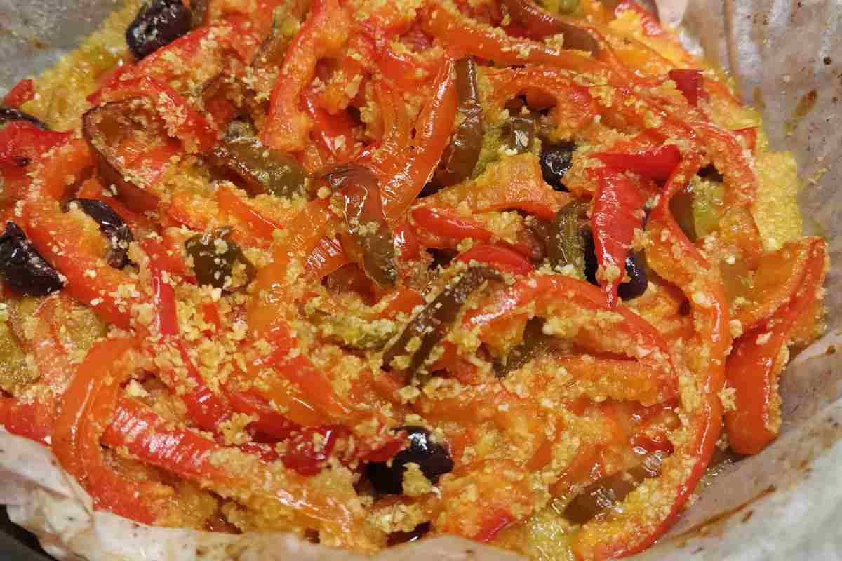 Peperoni gratinati in teglia