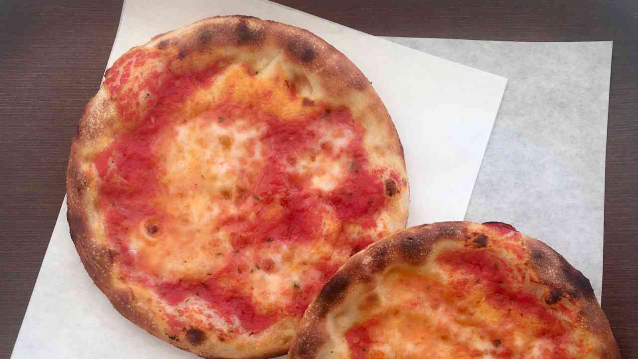 Pizzette rosse del panificio - ButtalaPasta.it