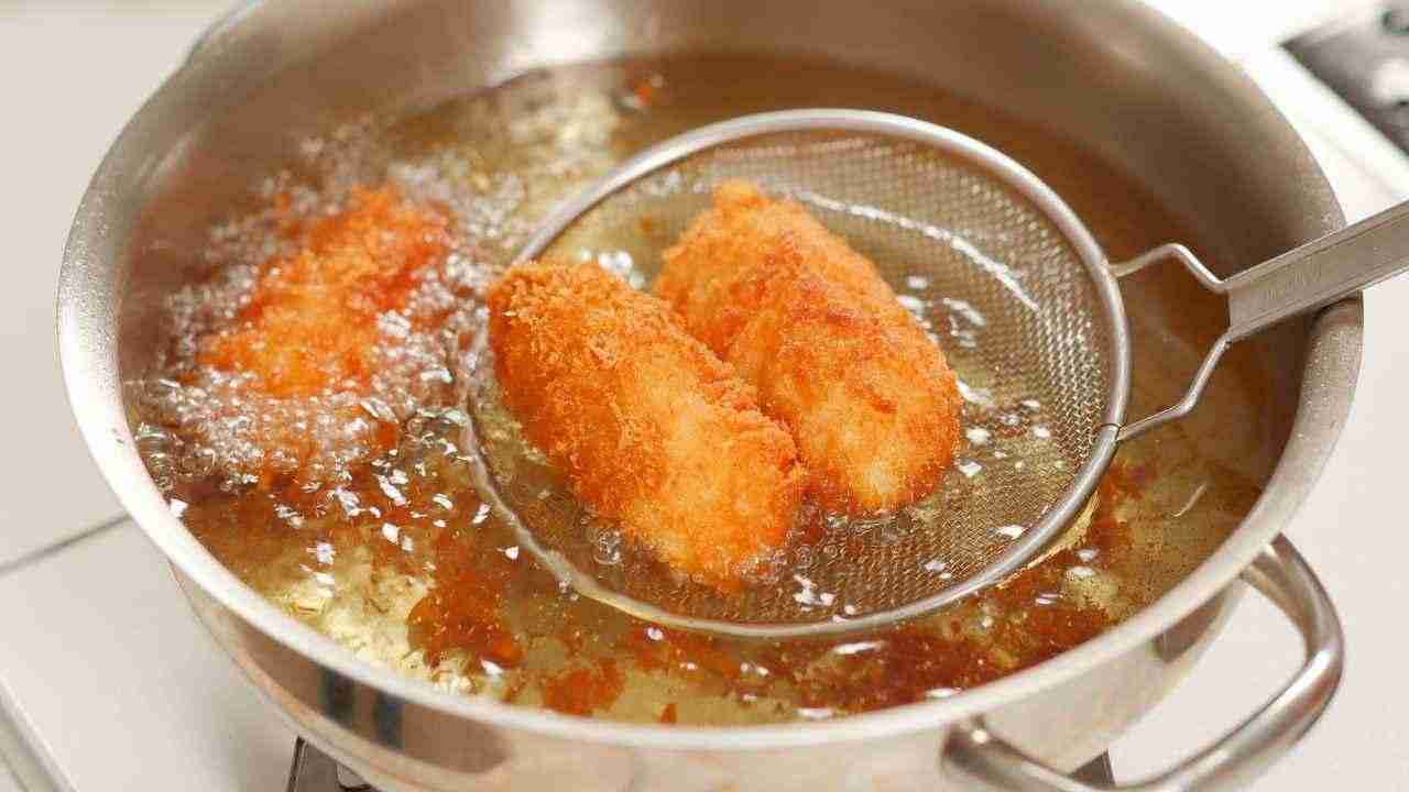 Ripulire l'olio di frittura - ButtalaPasta.it