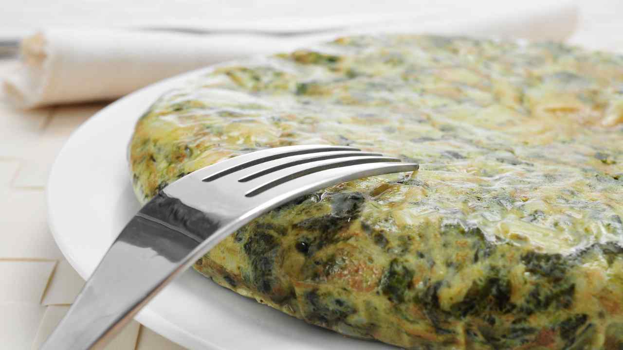 Torta rustica senza farina | Un vero asso nella manica per cena!