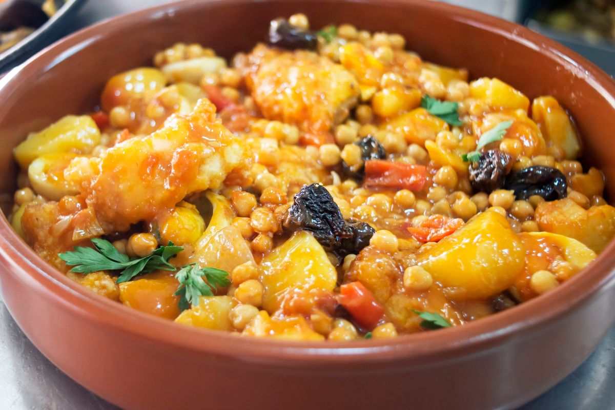 piatto con pesce e ceci