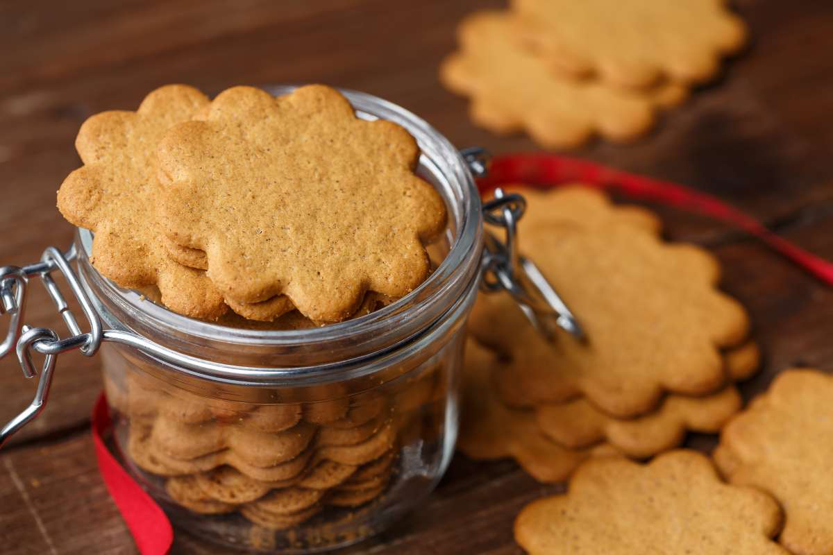 barattolo con biscotti