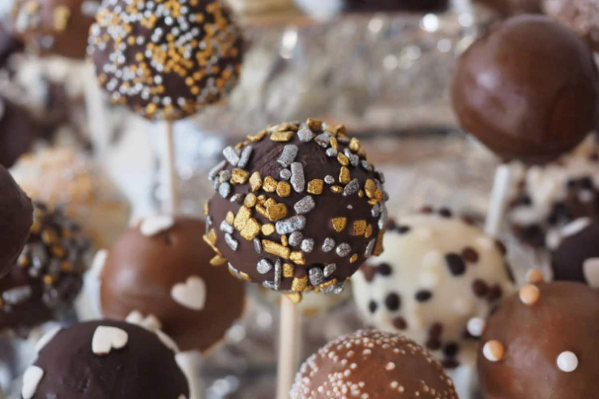 cake pops di pan di spagna