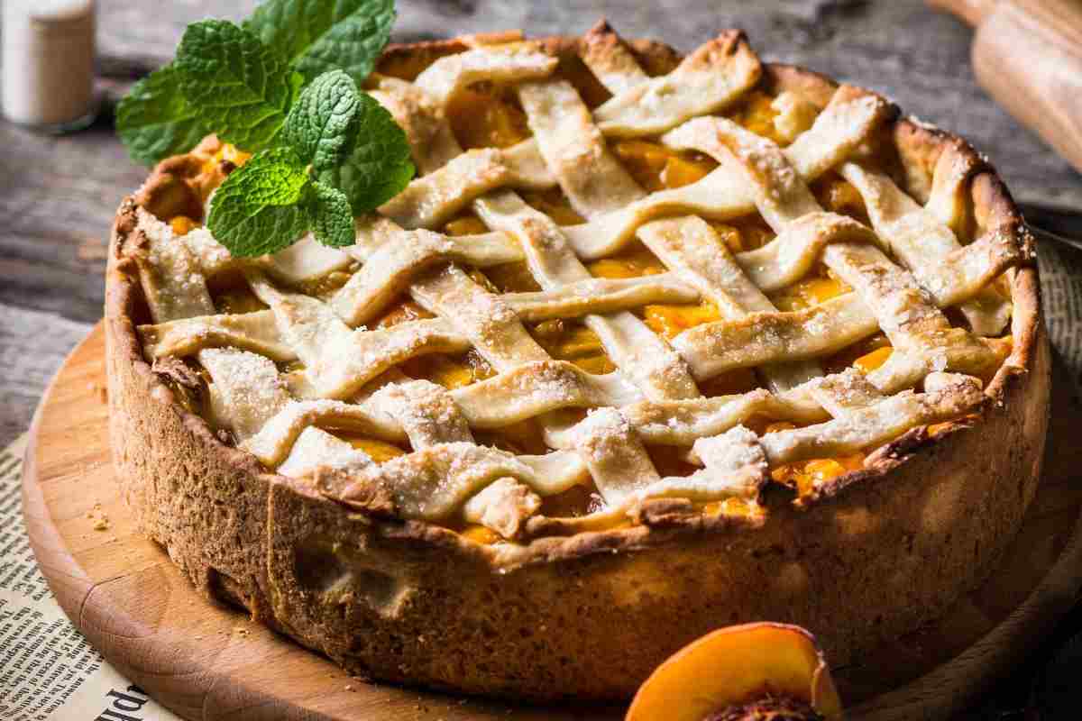 crostata alle pesche croccante