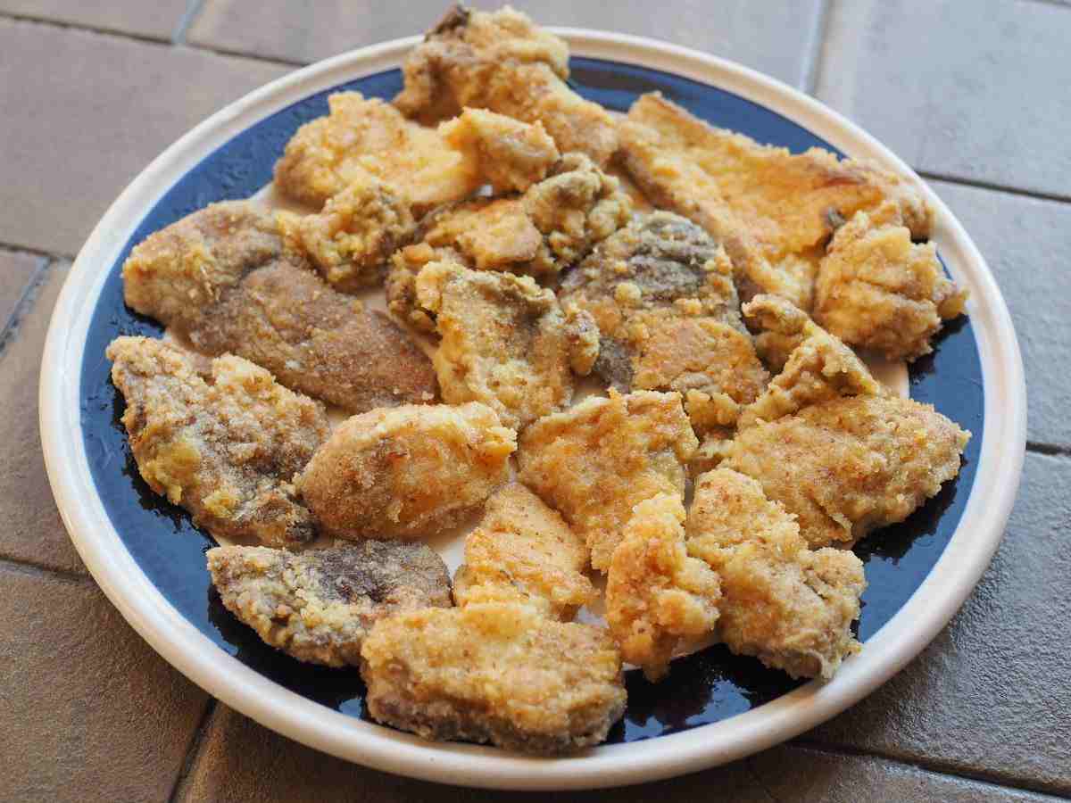 dei funghi in pastella fritti croccanti