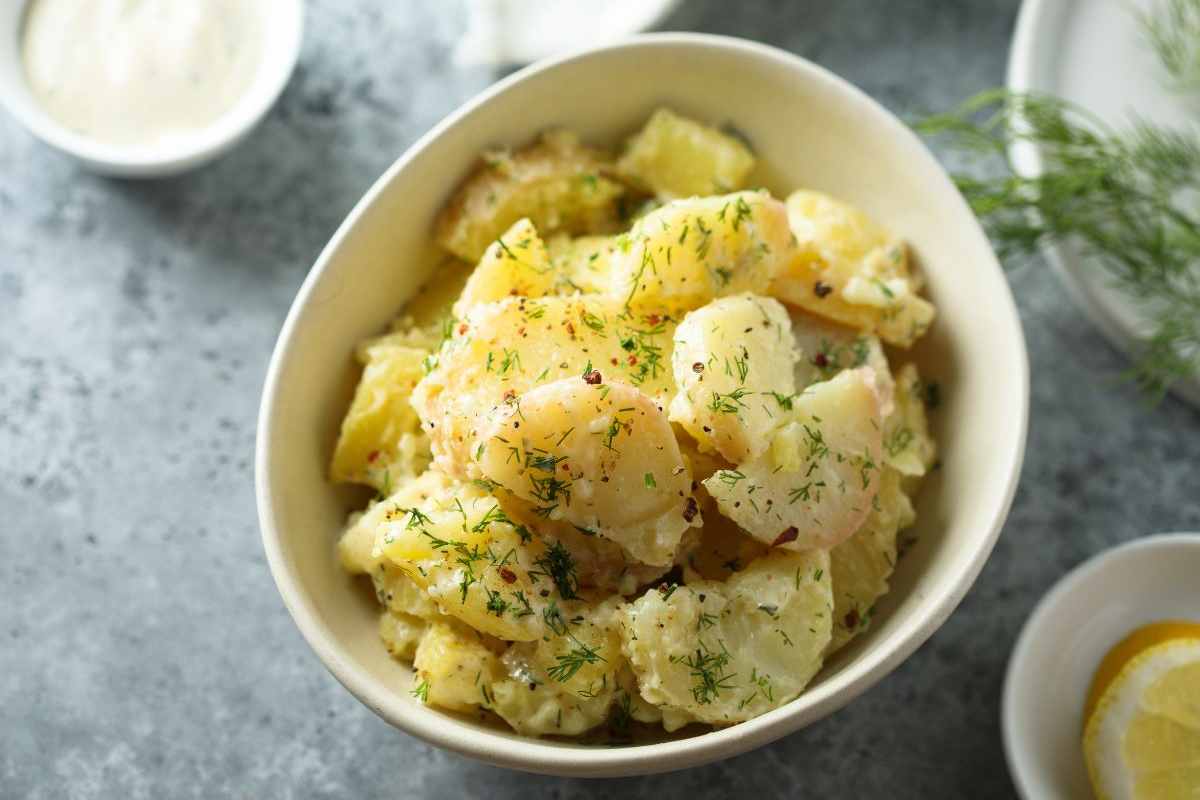 insalata di patate cremosa con salsa