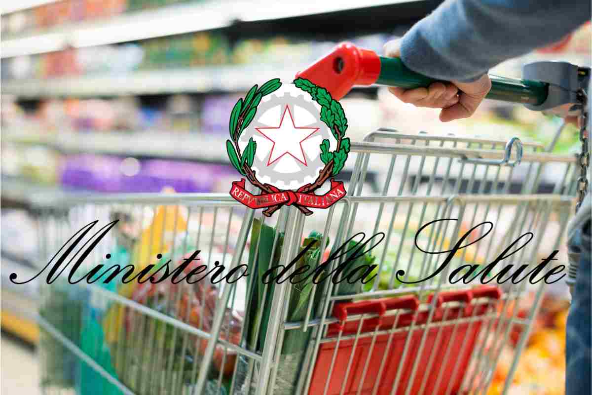 Carrello della spesa e logo del Ministero della Salute