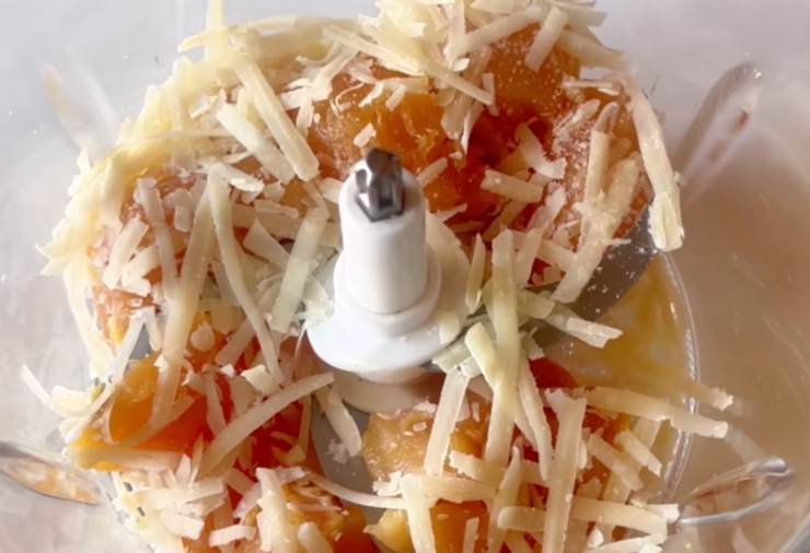 tritatutto con vari ingredienti