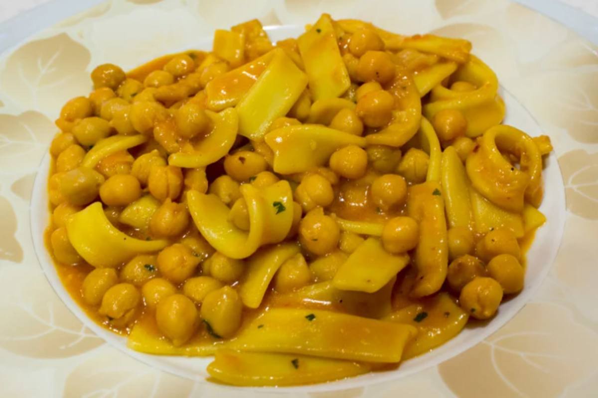 piatto di pasta e ceci cremoso