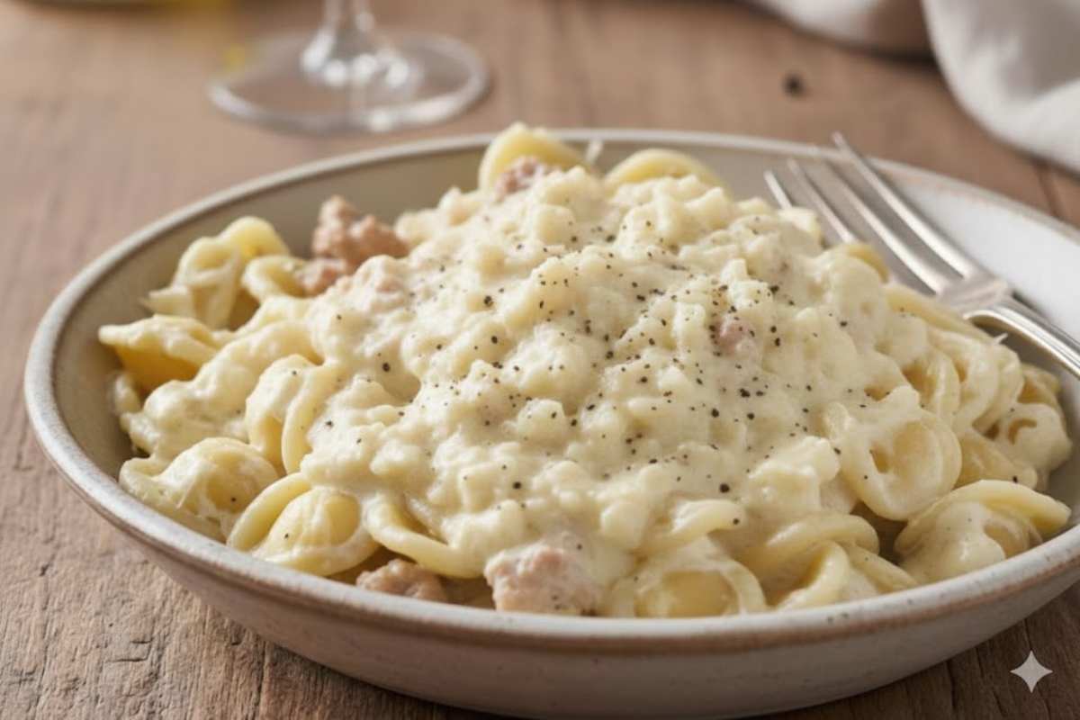 orecchiette con crema e salsicce sbriciolate