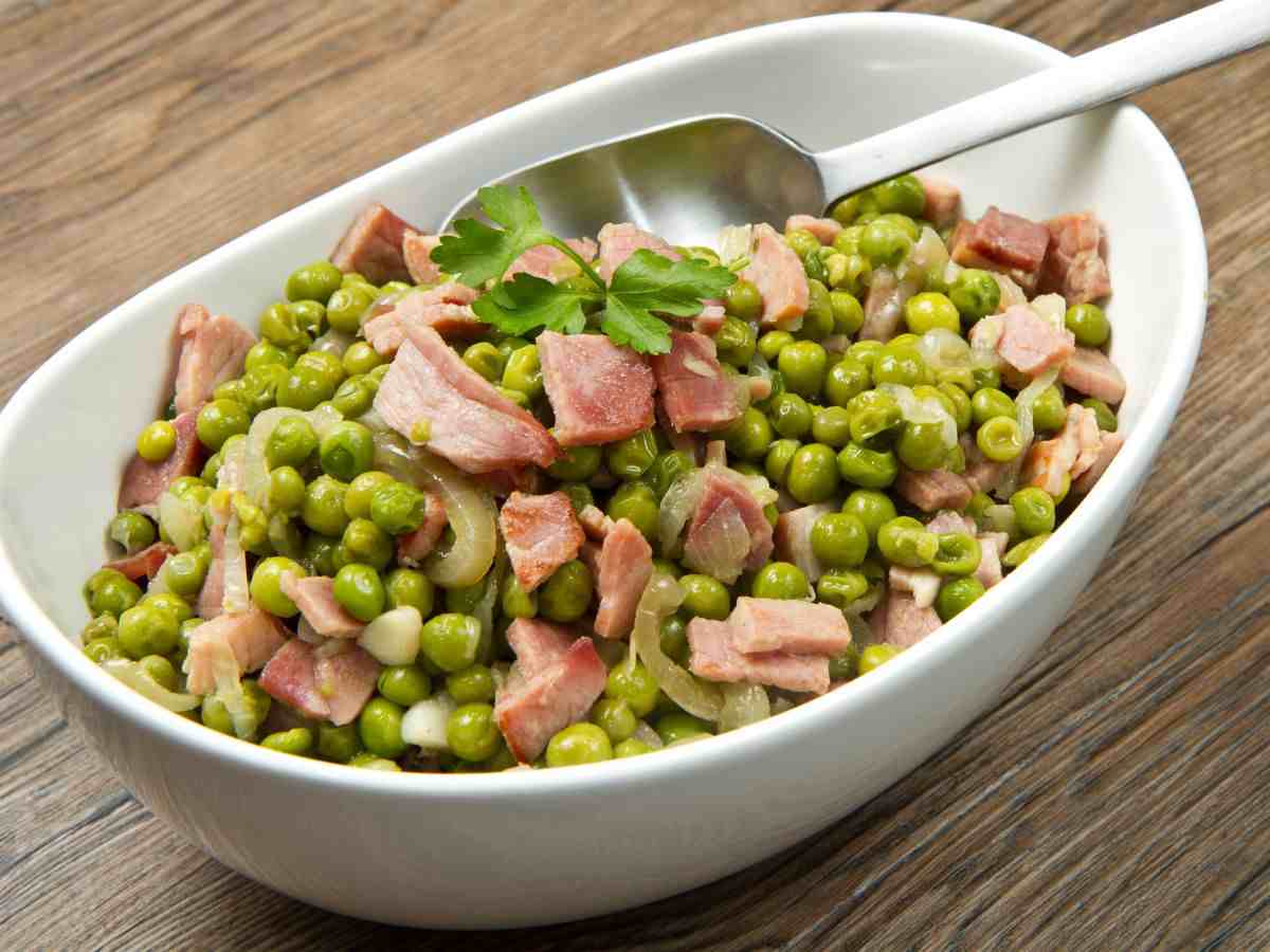 piselli con pancetta