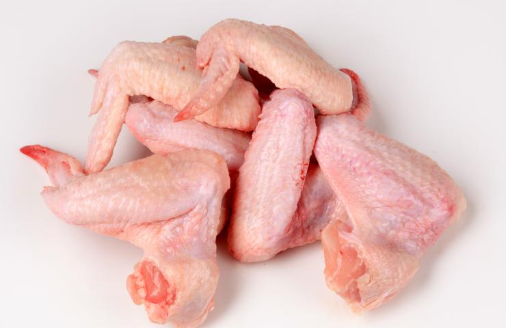 Alette di pollo crude