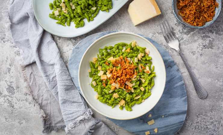 gnocchi verdi con pancetta e formaggio