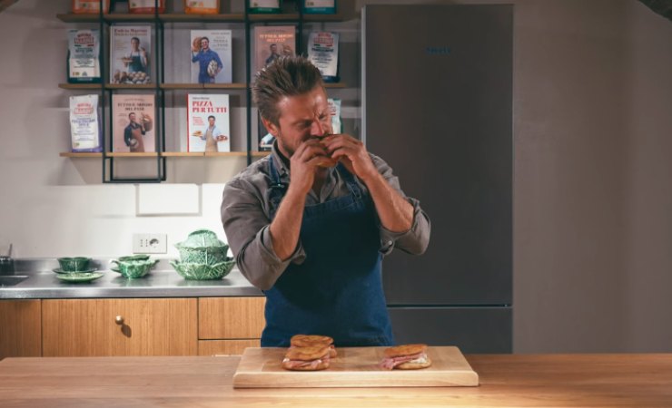 Fulvio Marino assaggia le pizzette farcite