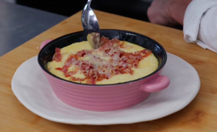 polenta con formaggio e prosciutto
