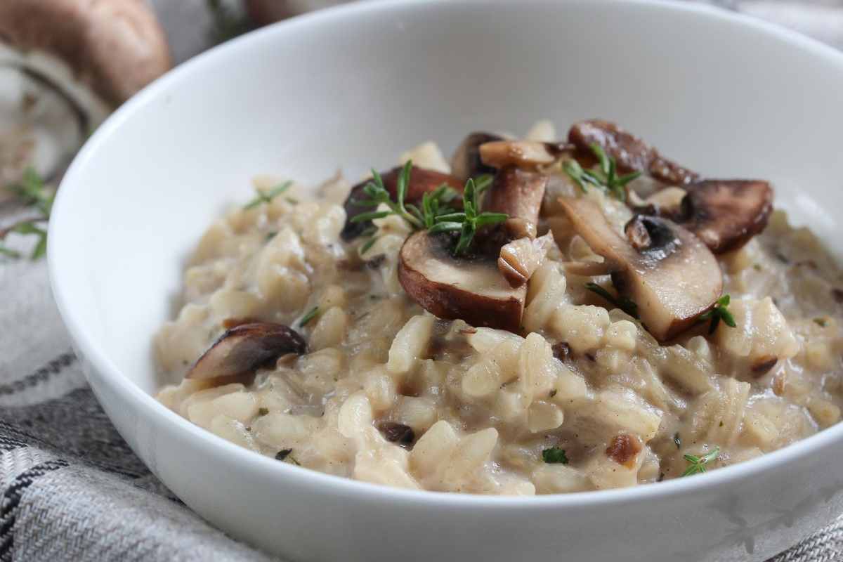 ciotola con risotto ai funghi