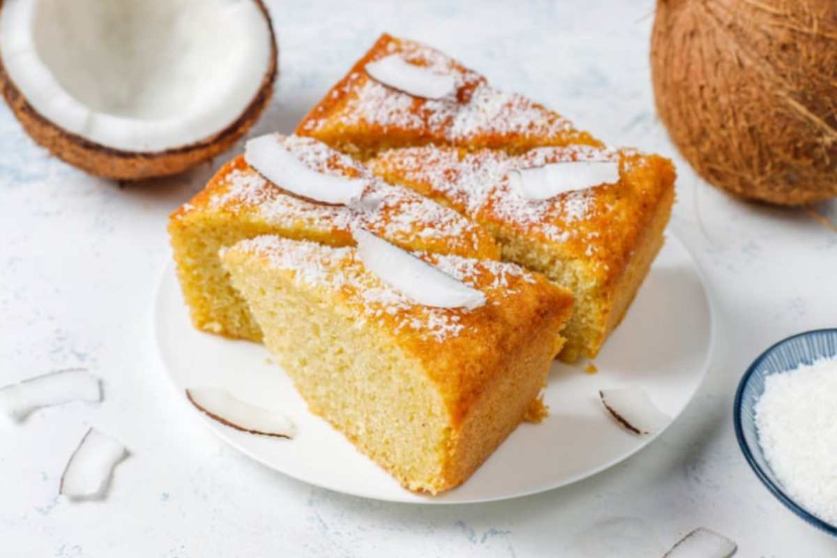 fette di torta soffici al cocco