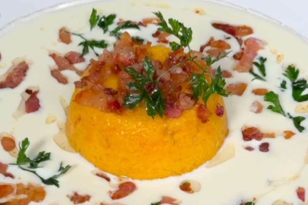 flan alla zucca con fonduta di taleggio guanciale e prezzemolo