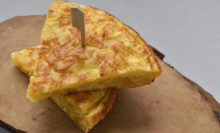 fette di frittata con patate