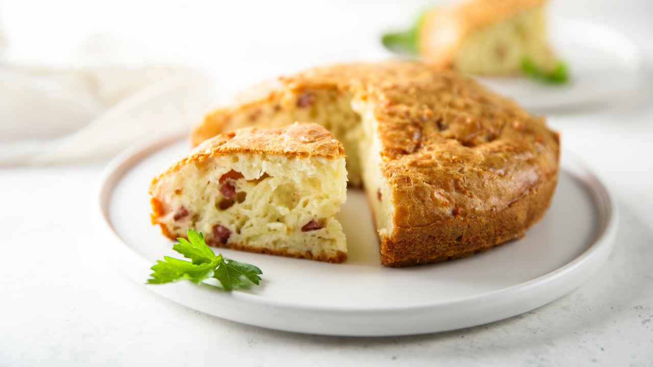 Fatta con solo salame e formaggio avanzati la ricetta - ButtalaPasta.it