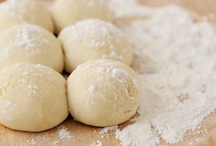 Pan brioche di Natale per l'antipasto la ricetta - ButtalaPasta.it